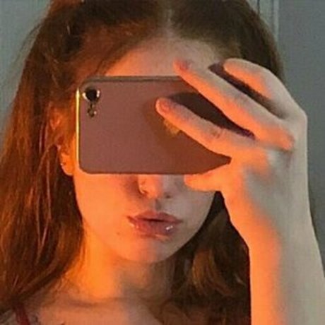 liztheeredhead star pornographic photos