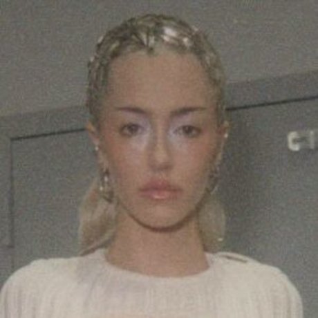 Delilah Belle Hamlin model best pic