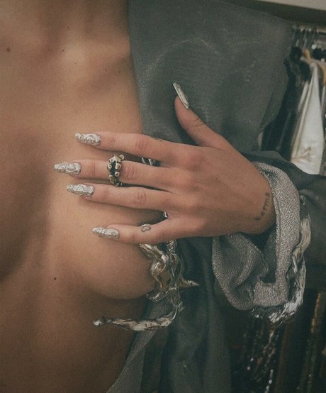 Delilah Belle Hamlin model erotic picture