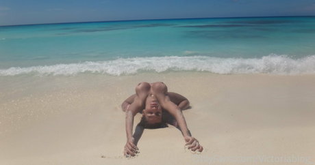 victorialanz pornstar adult pic