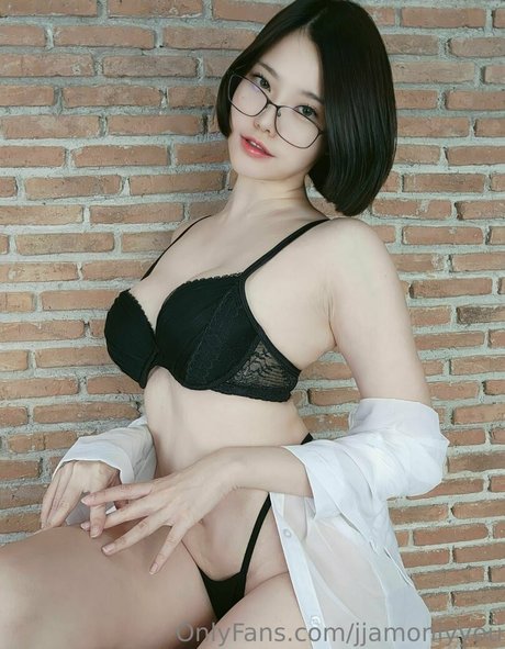 jjamonlyyou sexy pornstar gallery