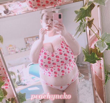 peachyneko exclusive pornstar img