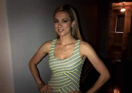 Iliza Shlesinger pretty actress pictures