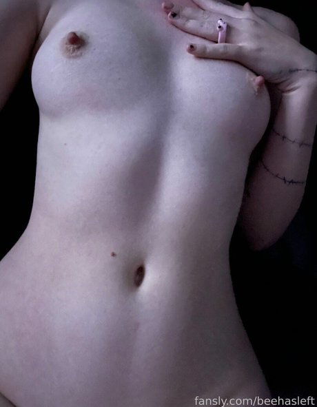beehasleft nudes model picture