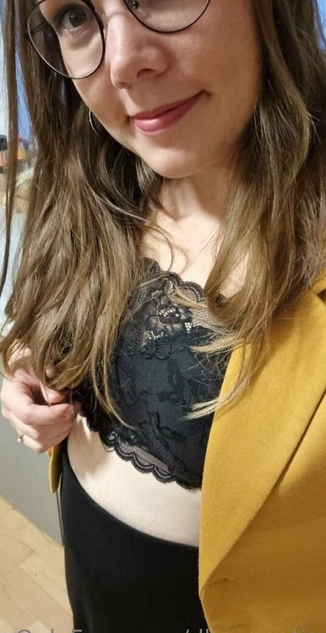 dk sweetie naked pornstar image
