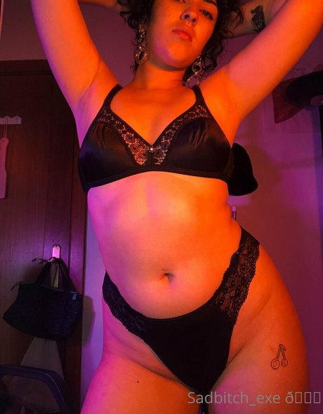 sadbitch exe model sex photo