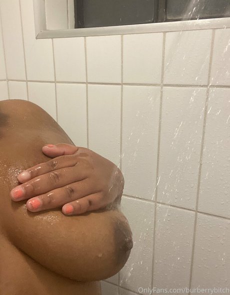 burberrybitch pornographic model pic