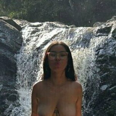 Paola Suarez erotic model image