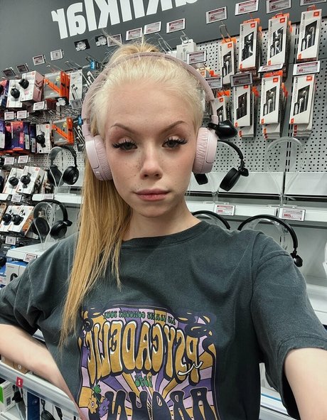 Sonyaplush star nude archive