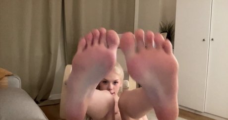 Sonyaplush adult actress img