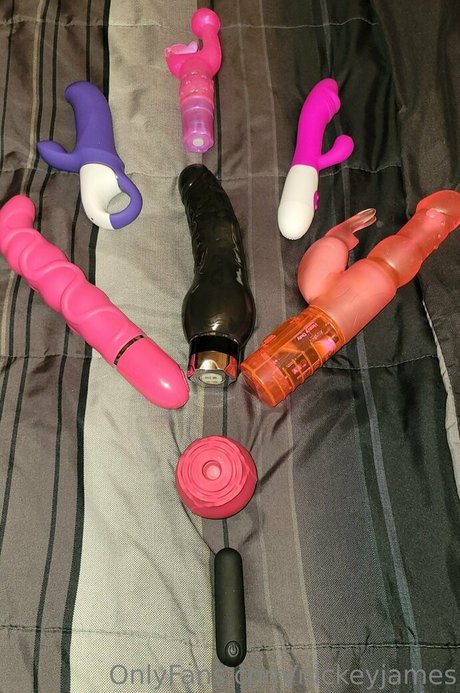 nickeyjames sex model gallery