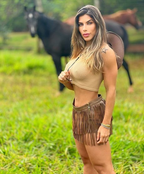 Ana Paula Minerato star free images