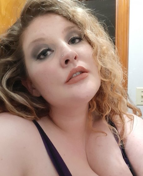 gorgeousgreeneyes beautiful model image