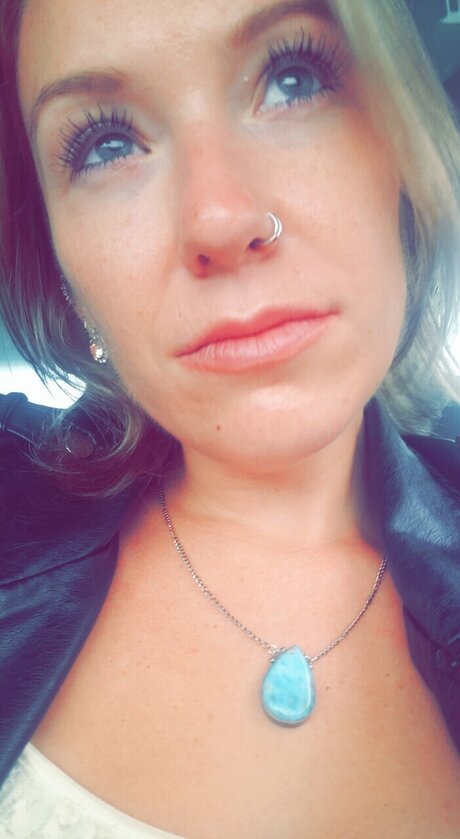 No MakEuP on the MoUnTaIn model xxx images