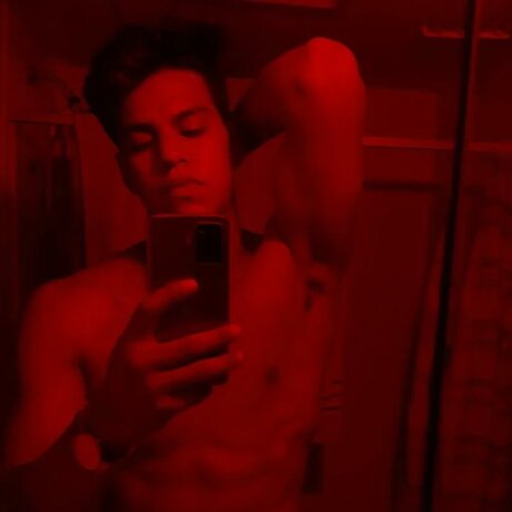 Omar Palomeque star naked image
