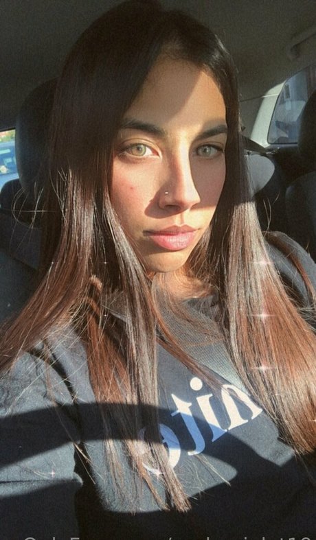sashaviolet19 hot model images
