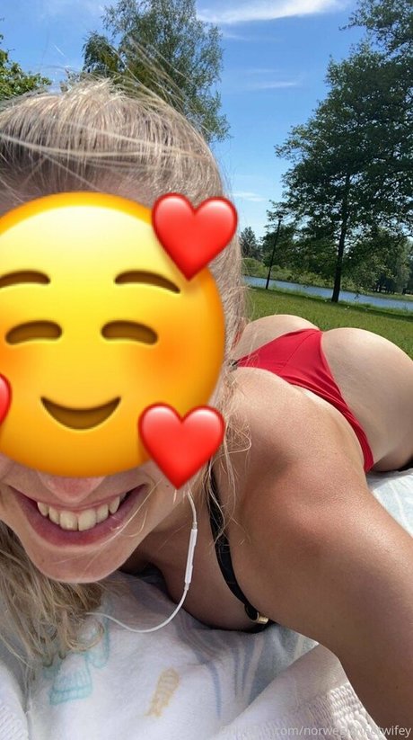 norwegianhotwifey model erotic img