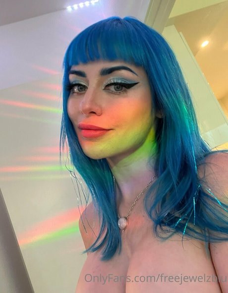 freejewelzblu art model pic