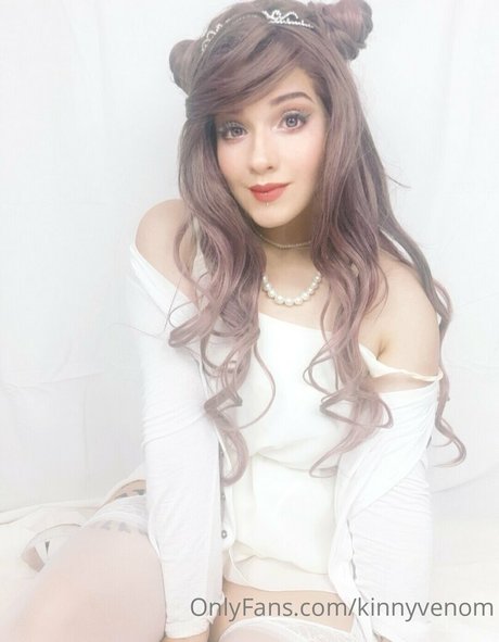 kinnyvenom model best pics