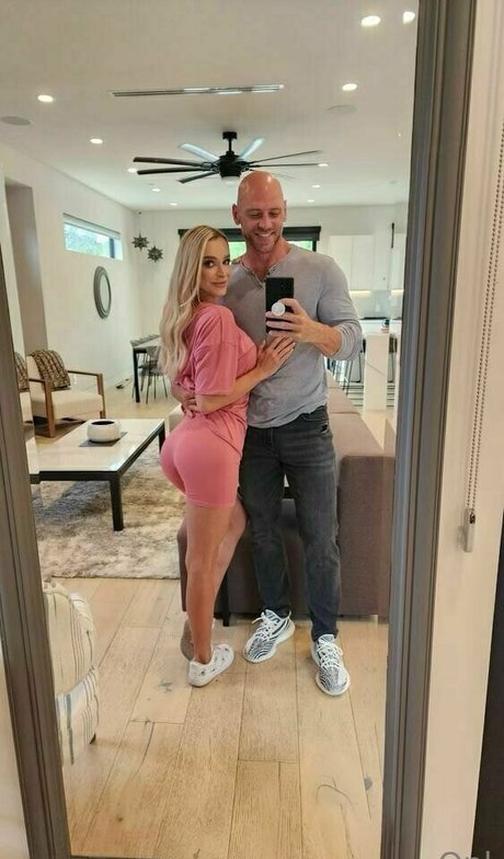 emmahixofficial pretty actress pic