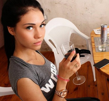 Wrapashouse art actress pictures