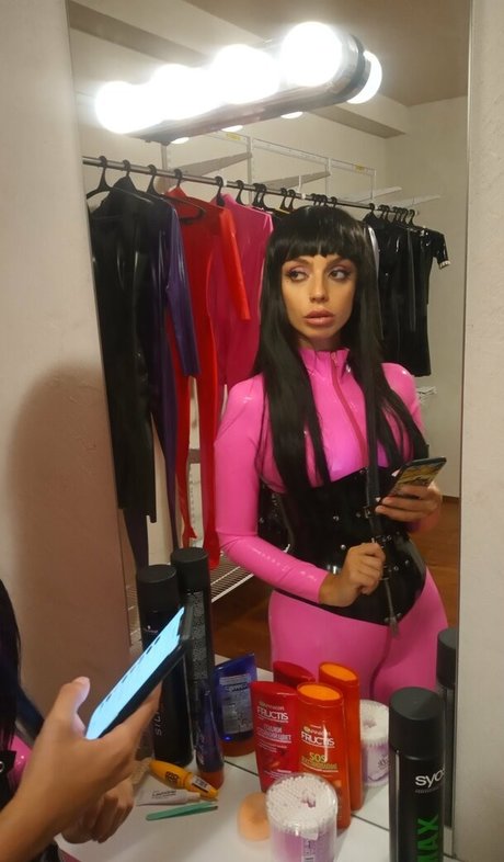 Wrapashouse art actress pics