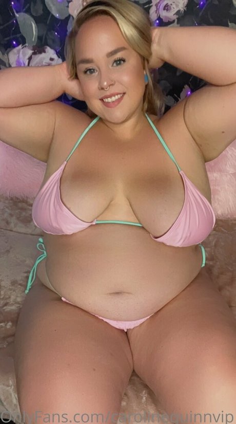 carolinequinnvip erotic model pic