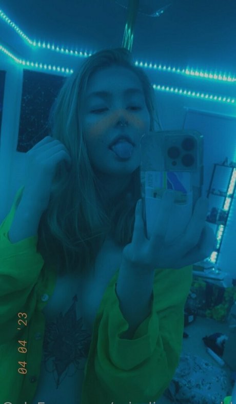 hot shemale onlyfans art nude galleries