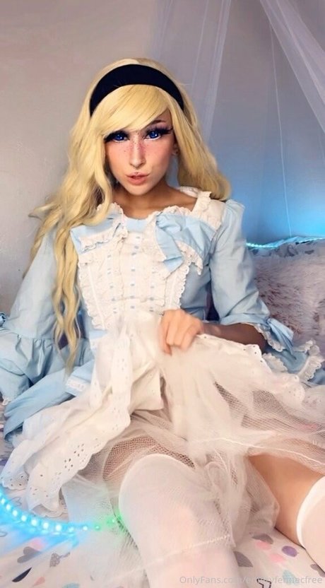 shemale fucks girl onlyfans free porn galleries