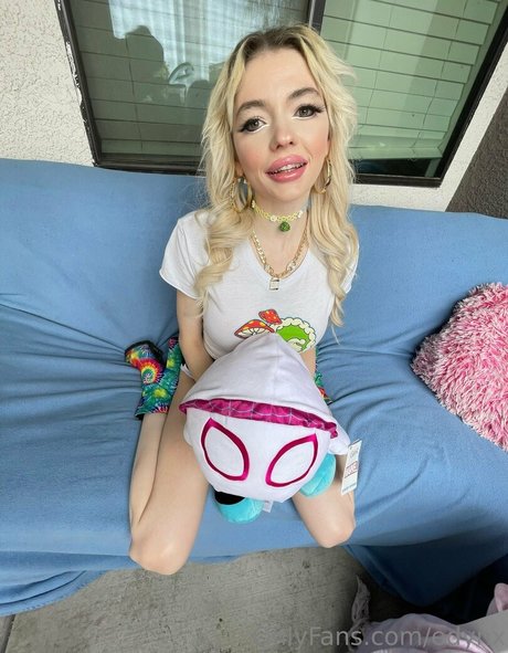 edynx nudes star img