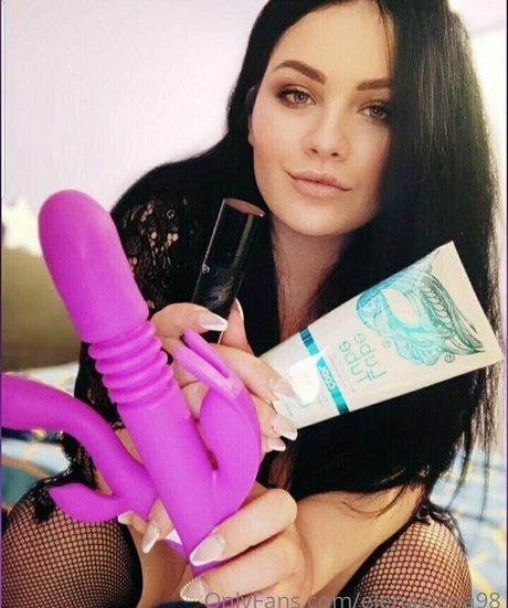 senzuallover98 nude star picture