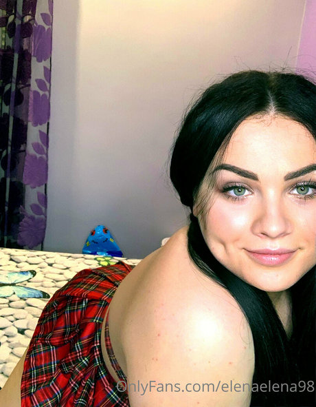 senzuallover98 pornstar nude picture