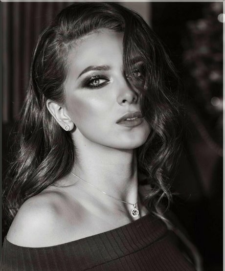 allwene free hd model gallery
