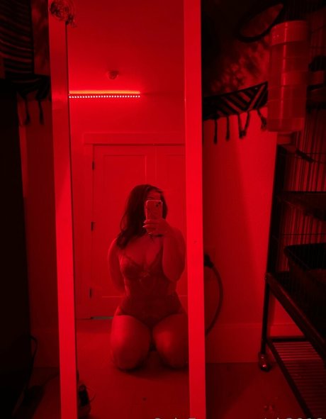 ak2018 erotic actress photo