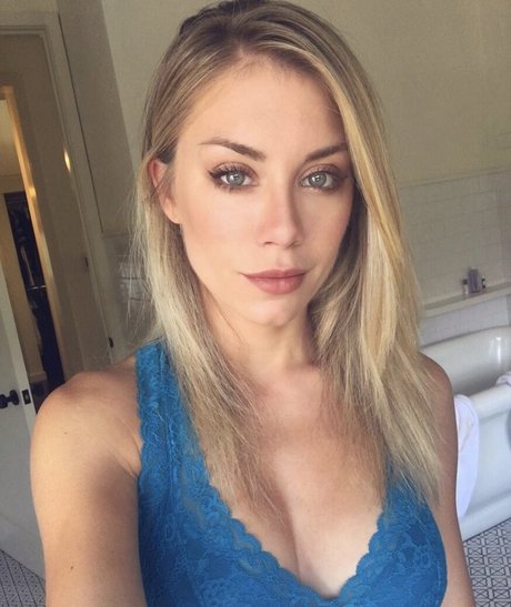 Jennifer Holland star beautiful gallery