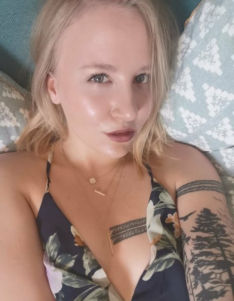 mariehardon erotic model images