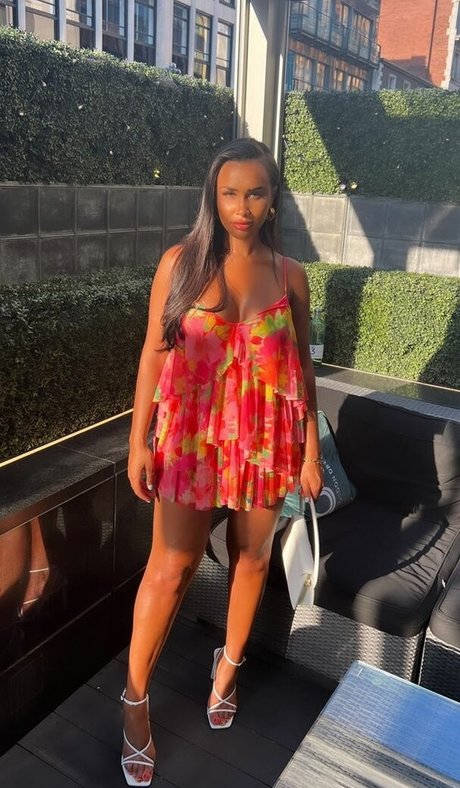 Sian Gabbidon nude model image
