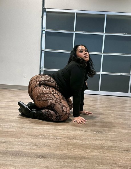 thickfancy erotic pornstar img