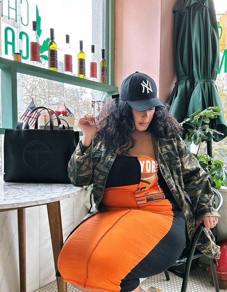 thickfancy naked model images