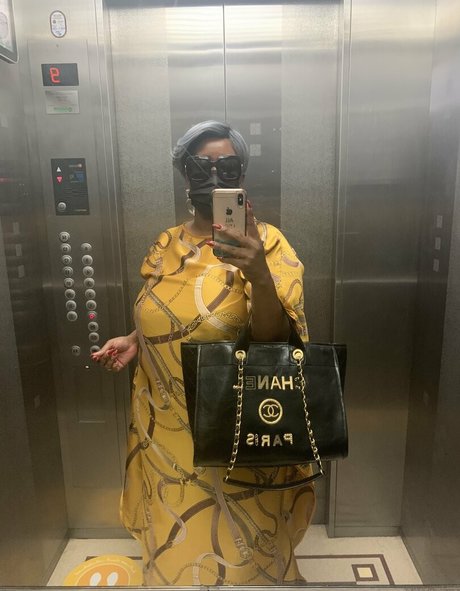 madam   caramel model hot pictures