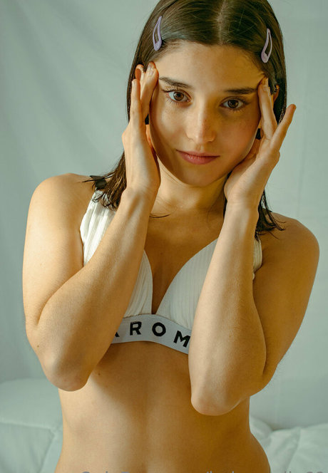 wonder molly art actress pics