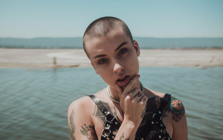 Little Spittle adult model pictures