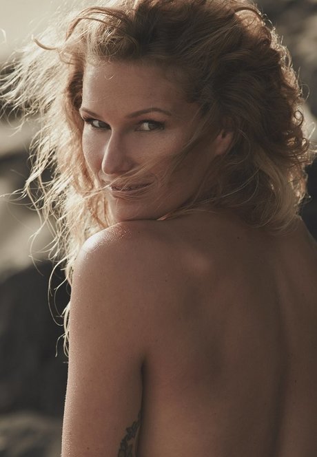 Janni Honscheid model exclusive archive