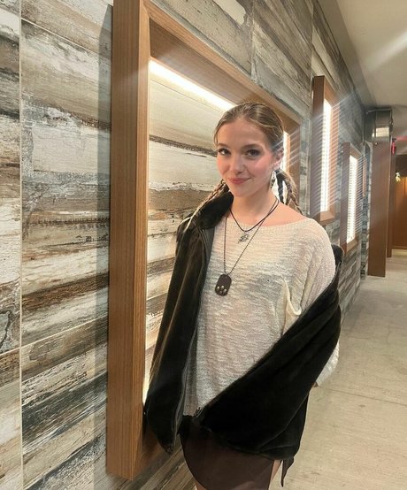 Jayden Bartels nice model photos