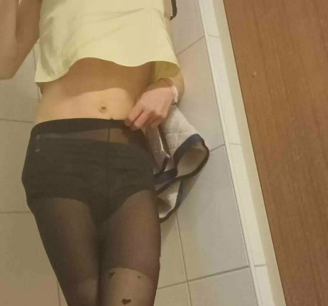 alicialiniquinn model sexy image