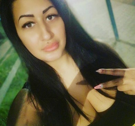 Csimbora Barbara sex model image