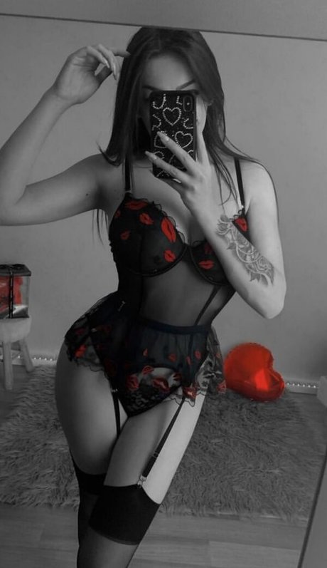 Lorina pretty model image