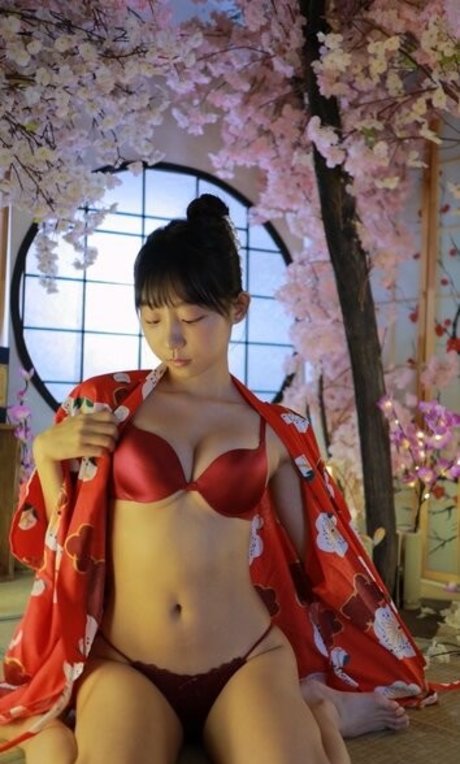 Eunji Pyo erotic actress image