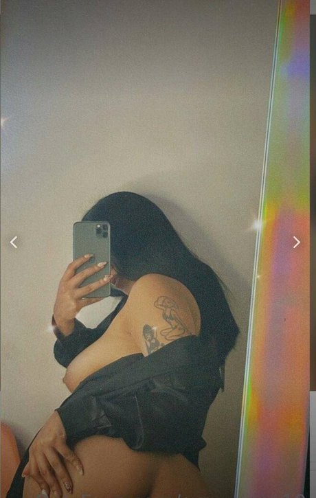 curvy cougar onlyfans naked pic