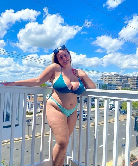 Mary R pornstar beautiful img